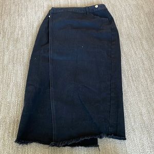 Black jean maxi skirt (small)